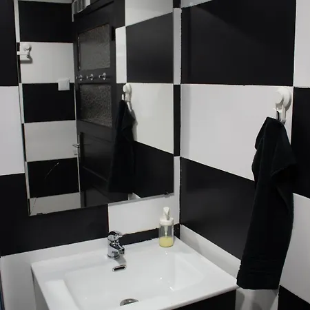 Habitacao Essencial - Away From Pansiyon