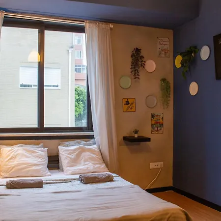 Habitacao Essencial - Away From Homestay Porto