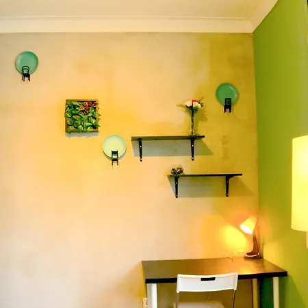 Homestay Habitacao Essencial - Away From Porto