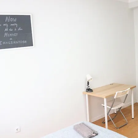 Homestay Habitacao Essencial - Away From Porto