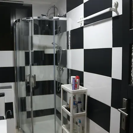 Habitacao Essencial - Away From Δωμάτια σε οικογενειακή κατοικία Πόρτο