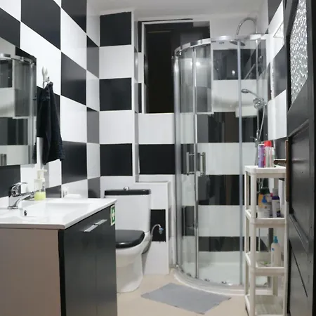 Habitacao Essencial - Away From Δωμάτια σε οικογενειακή κατοικία Πόρτο